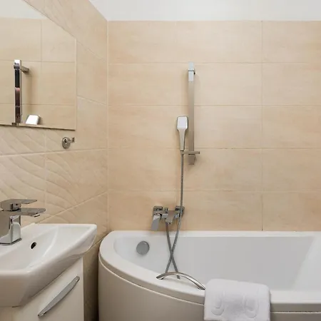 Apartamento Ogrodowa Pleasant By Bookinghost *